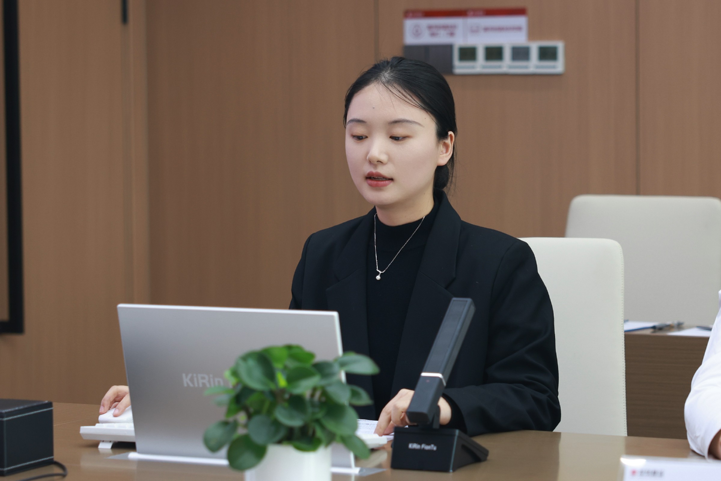 综合办公室见习战略管理岗阎珑媛.jpg